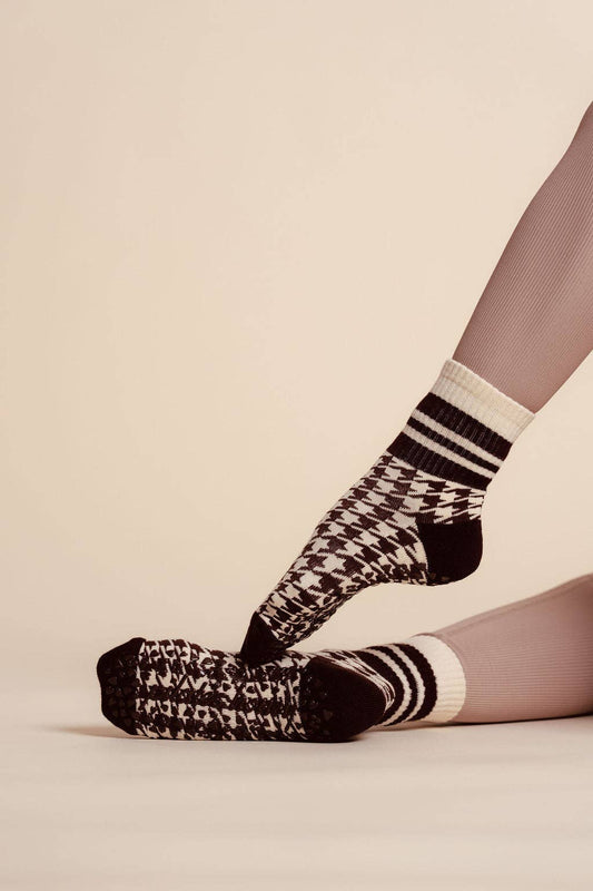 The Stable Short Scrunch Grip Sock — Pilates Honey grip socks product view