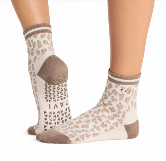 Aria Grip Socks – Leopard Sand