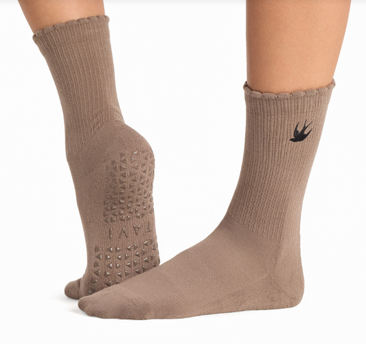 Kalea Scallop Grip Socks – Pebble