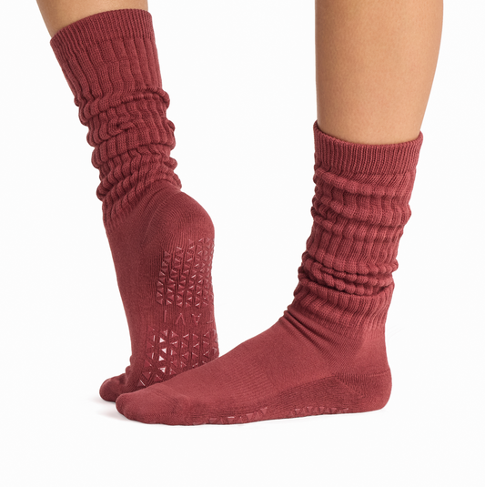 Tavi Stacy slouch grip socks in Terra Rouge, side and sole view