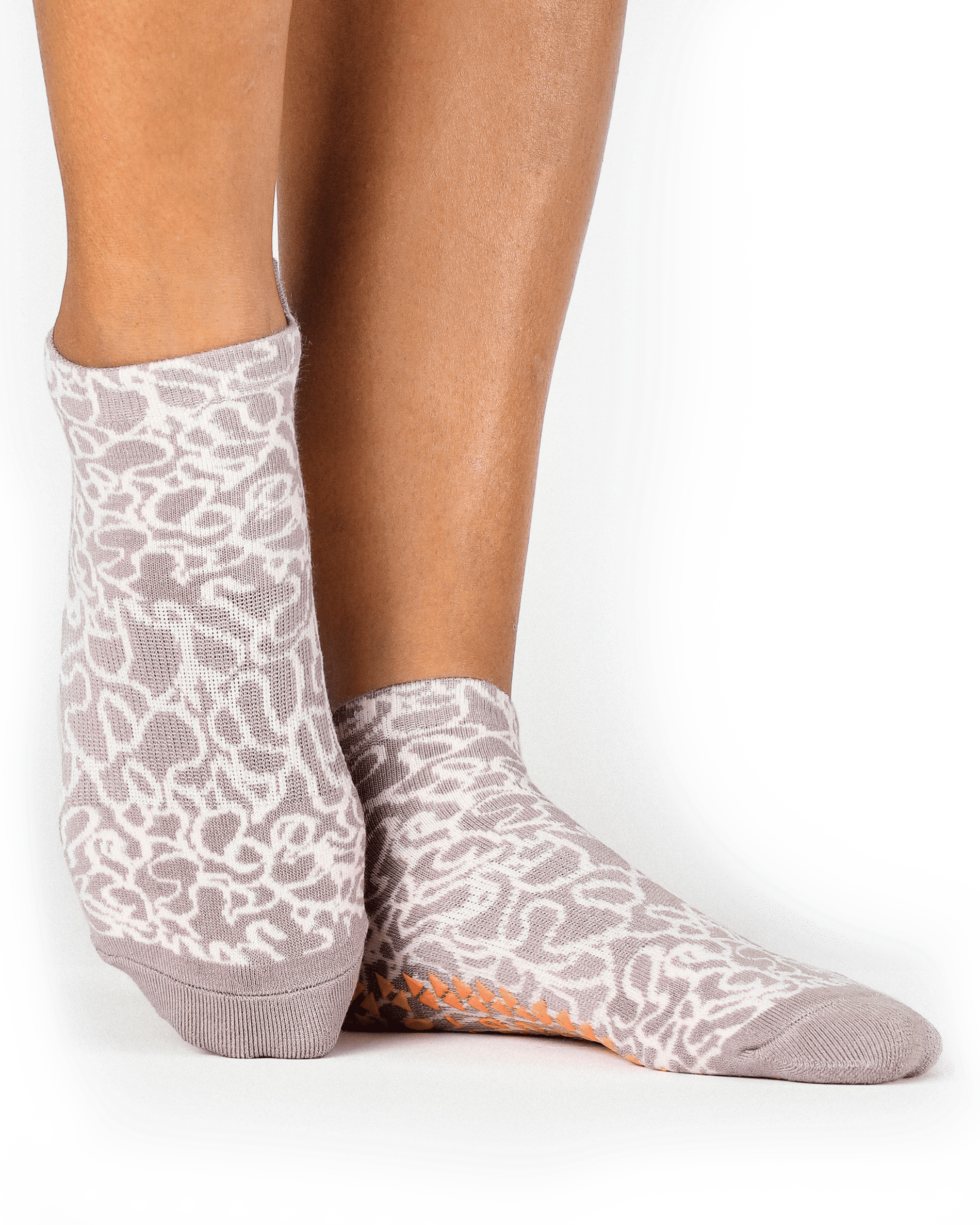 Pointe Studio Grip Socks Review (Are They Worth It?)