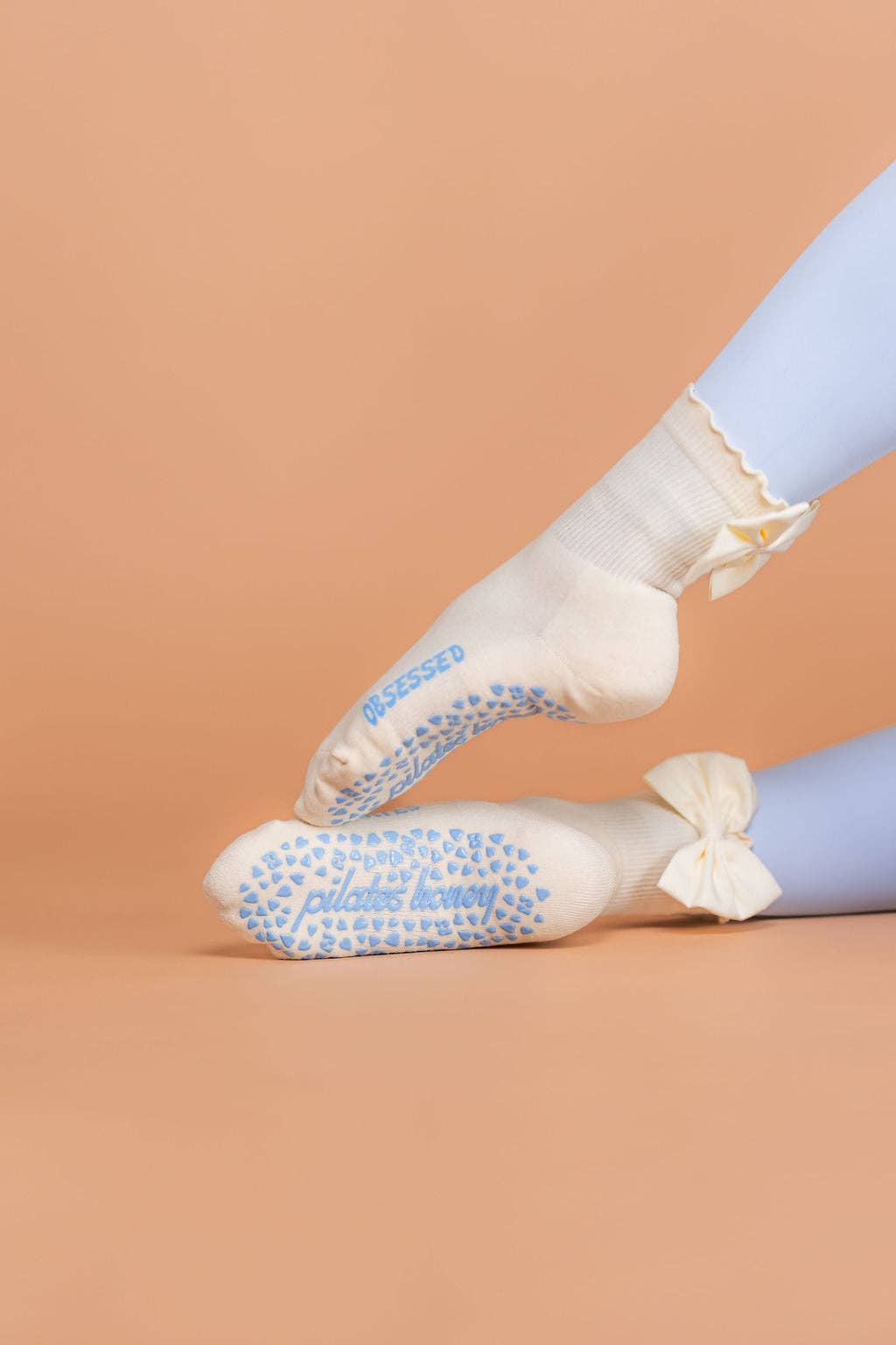 Bow Obsessed Shorty Ruffle Crew Grip Socks