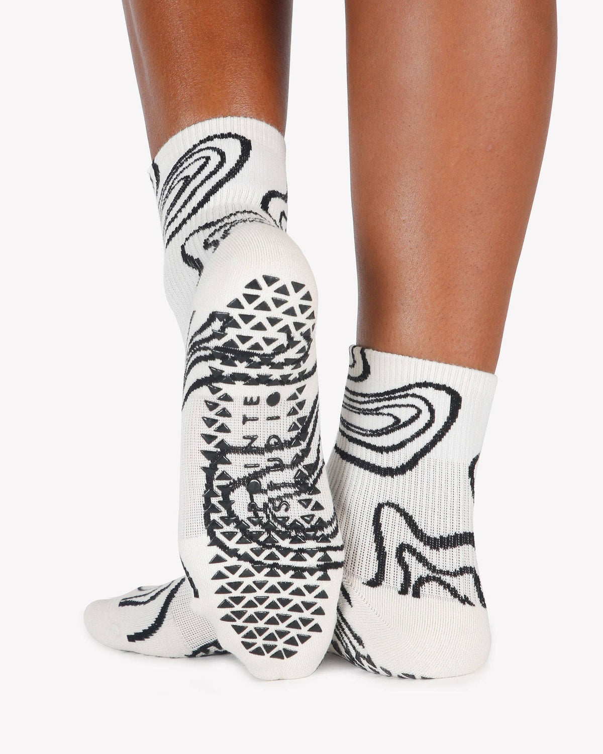 Women's Topo Ankle Grip Sock– No Slip Cotton Blend for Pilates & Barre