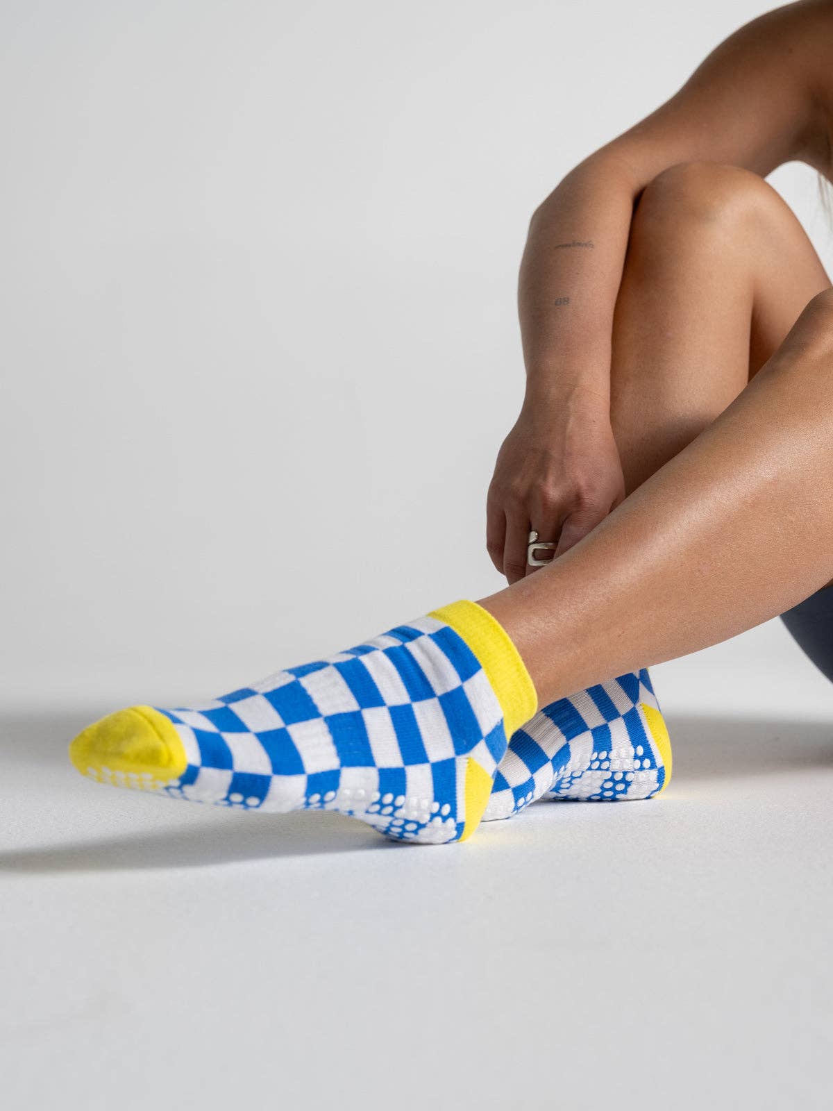 Ankle - Banana Disco Check Grip Socks