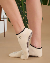 Pointe Studio Muse Giddy Up Full Foot Grip Sock in beige and black — official product image 8