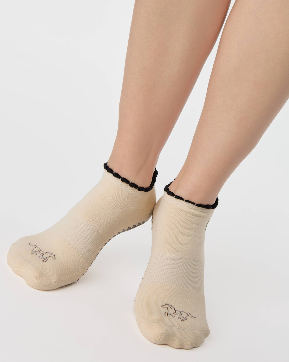 Pointe Studio Muse Giddy Up Full Foot Grip Sock in beige and black — official product image 4