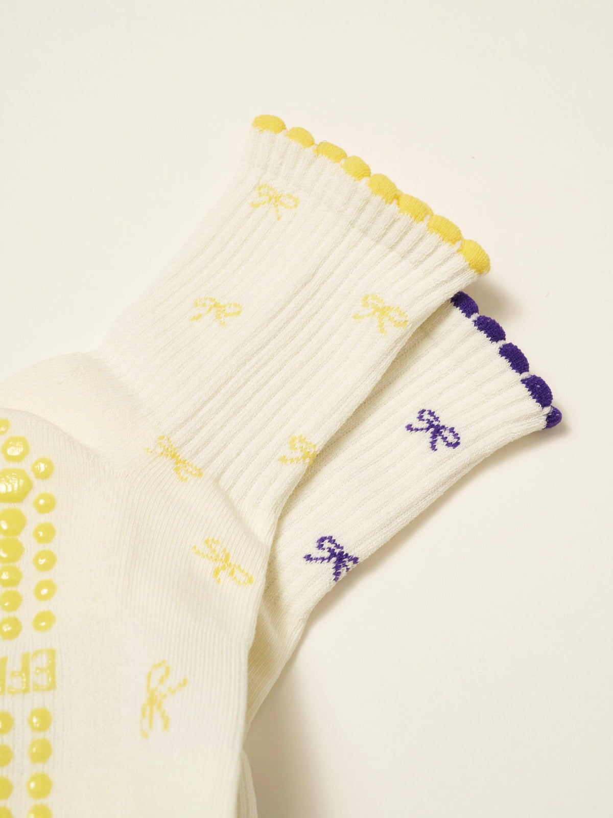 🎀 Mini Bow Petal Grip Sock – Butter
