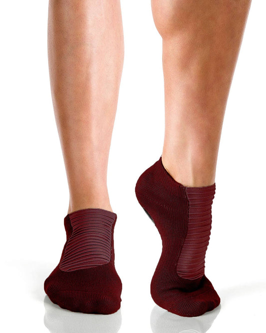 Moto Closed Toe Grip Sock: Burgundy