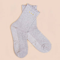Maison Joie Daisy Ruffle Grip Socks – Grey