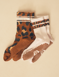 Lucky Honey Cat Walk Crew grip socks — product photo