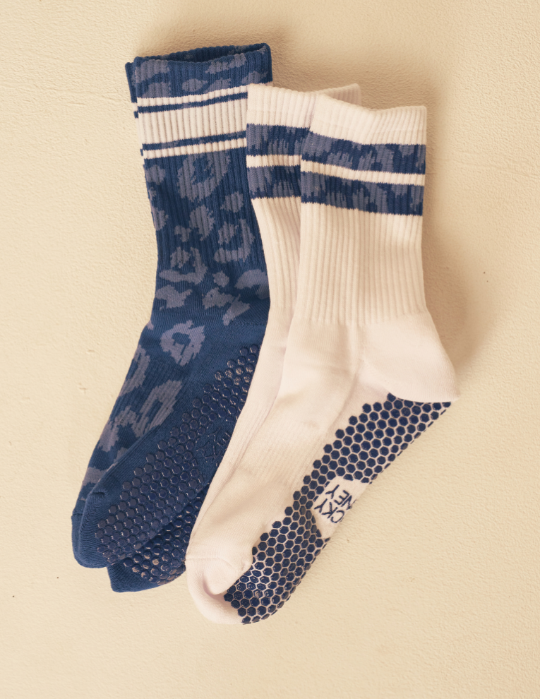 Lucky Honey Cat Walk Crew grip socks — product photo