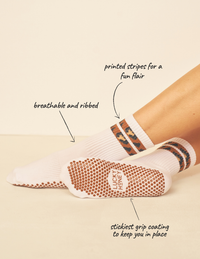 Lucky Honey Cat Walk Crew grip socks — product photo