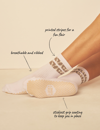 Lucky Honey Cat Walk Crew grip socks — product photo