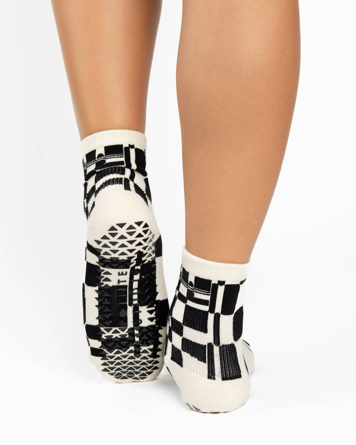 Women's Retro Geo Ankle Grip Sock– No Slip Cotton Blend for Pilates & Barre