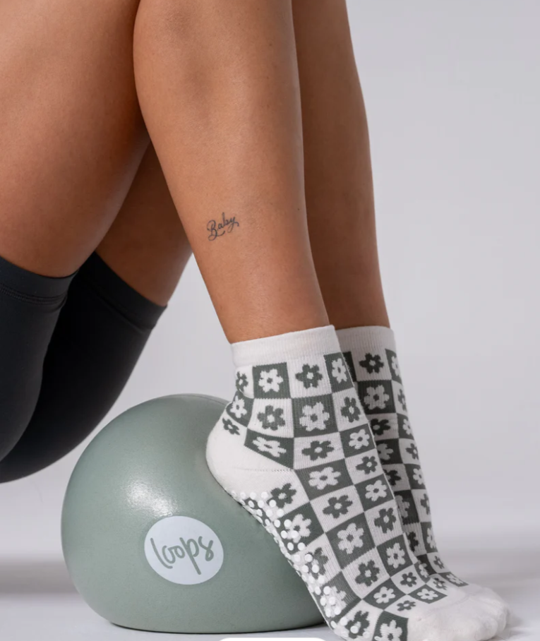 Studio Grip Socks - Bloom Olive