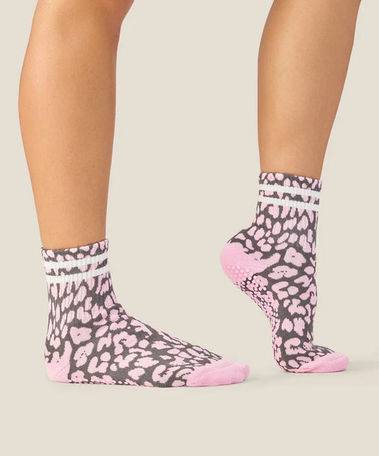 Cheetah Stripe Grip Socks – Pink