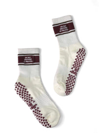 Healing Heels DND ivory crew grip socks with burgundy Pilates statement band