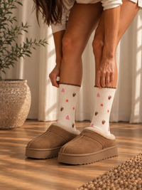 Pilates People Autumn Days cream grip socks with autumn motifs and brown scalloped cuff — view 4