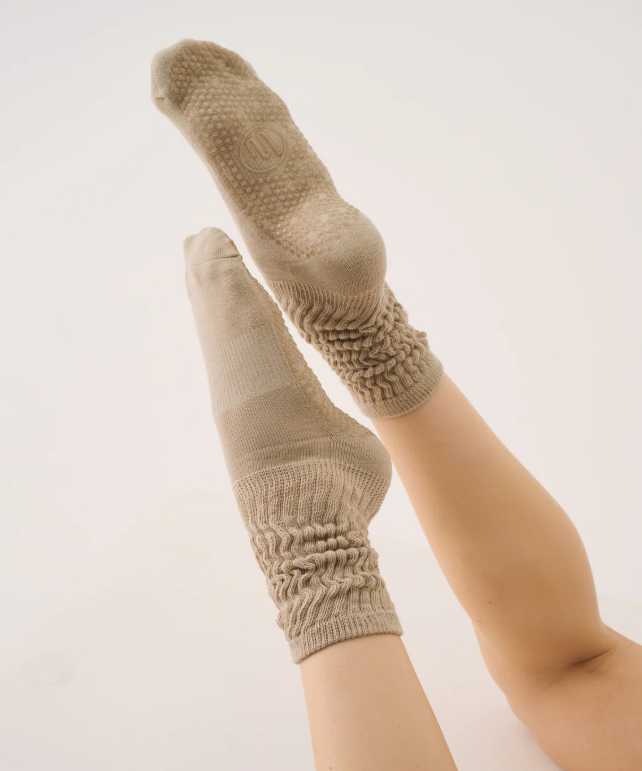 Scrunch Non Slip Scrunch Socks - Latte