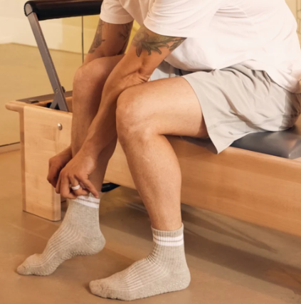 Men's Grey Crew Grip Socks