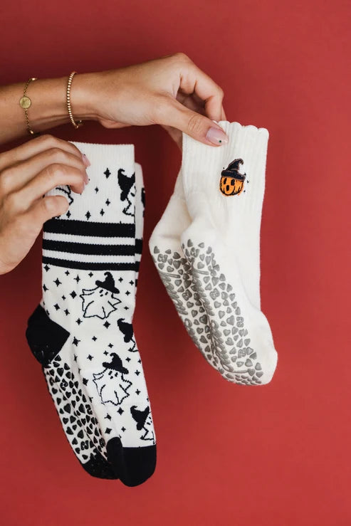 Pumpkin Witch Scallop High Ankle Grip Sock