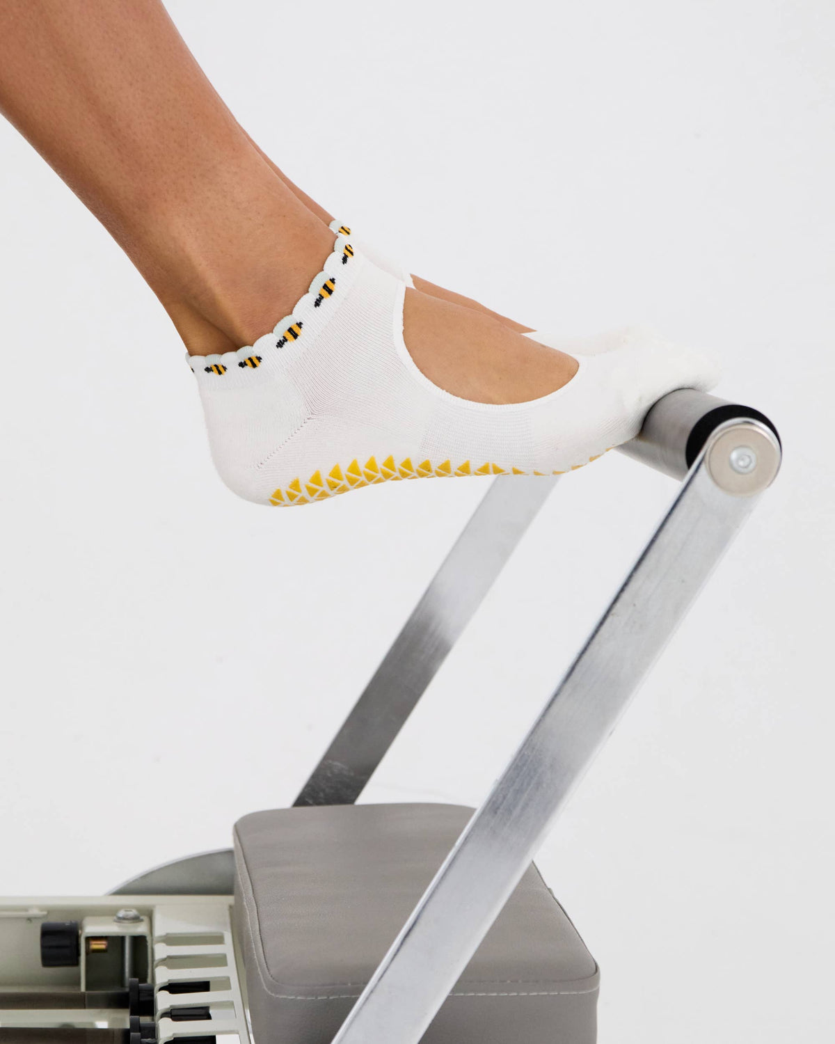 Icon Cuff Strap Grip Sock | Bee