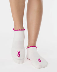 Pointe Studio x Susan G. Komen Ribbon Full Foot Grip Sock in white and pink — official product image 1