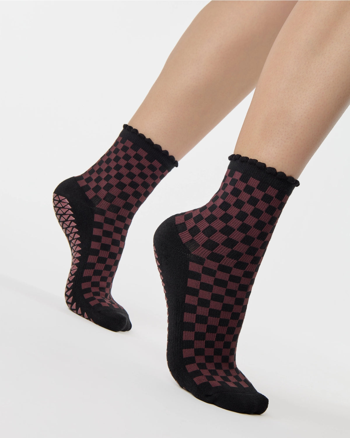 Women's Annie Ankle Grip Sock - Brown Checkered