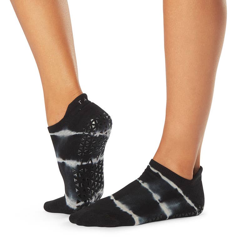 Savvy Grip Socks - Black Wavy Stripe