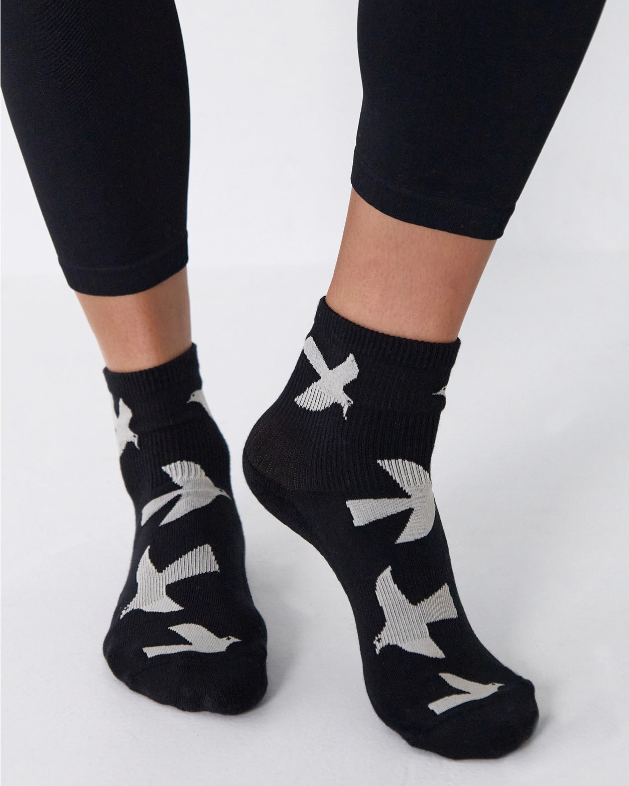 Fly Away Ankle Grip Sock | Black