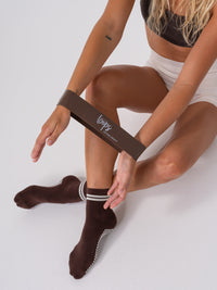 Cocoa and Cream Stripe quarter grip socks with resistance loop