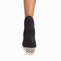 TAVI Cozy Bear grip socks – detail view 3