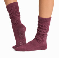 Tavi Stacy slouch grip socks in Bordeaux Melange, side and sole view
